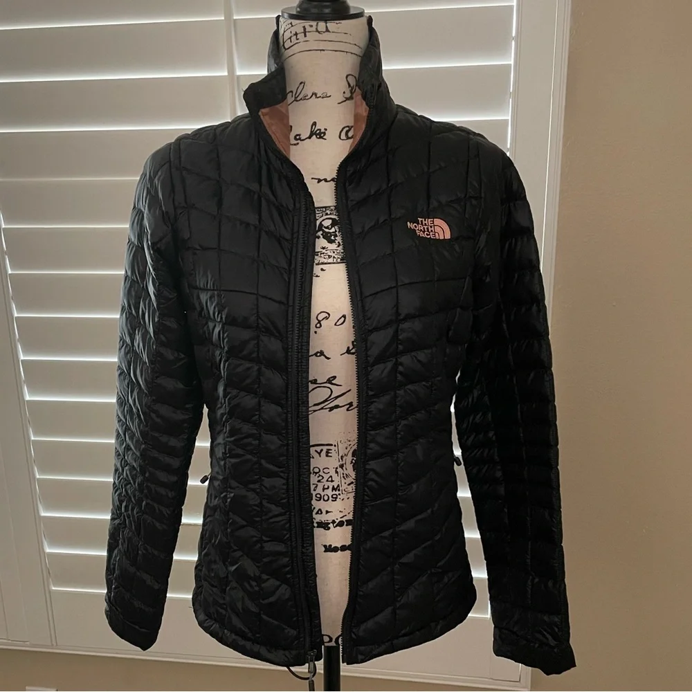 The North Face Women’s Thermoball Jacket - Picture 2 of 12